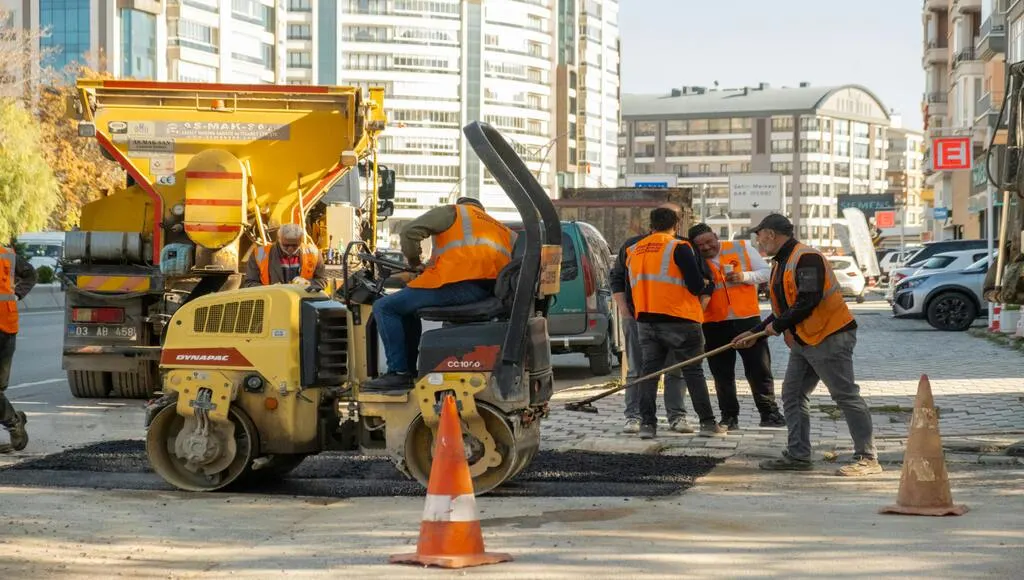 Acelerar obra pública - carreteras, agua, trenes, puertos y aeropuertos, inversión mixta, escuelas y hospitales